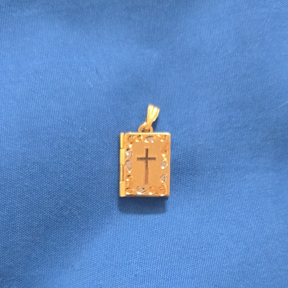 10k Gold Cross Locket (Locket Only) One Half Inch Tall